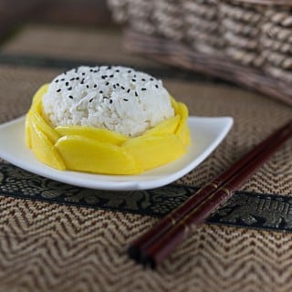 Thai Mango Sticky rice: A simple and delicious dessest with coconut milk and jasmine rice. | ethnicspoon.com