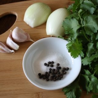 recaito ingredients cilantro onion garlic salt pepper