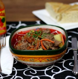Panamanian Beef stew in a colorful bowl