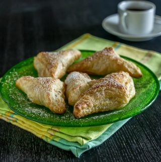 pastelitos de guava turnovers