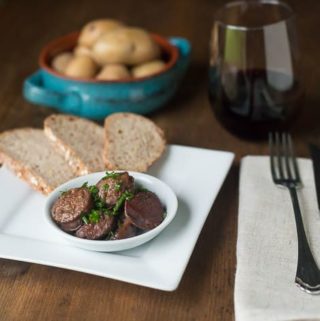 Spanish chorizo in red wine sauce | Ethnicspoon.com