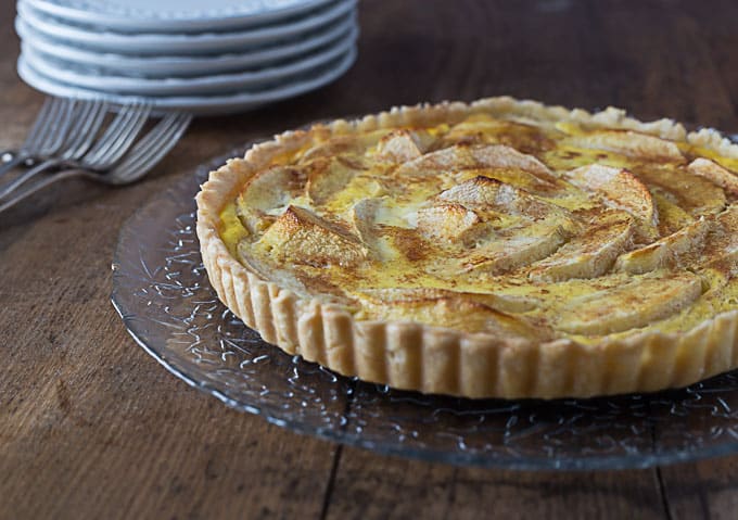 Tarte Normande aux pommes: A French apple tart with custard. | ethnicspoon.com