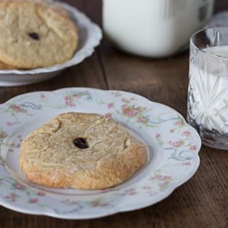 Aunt Lou's Sugar Cookies: A 100+ year old sugar cookie recipe. | ethnicspoon.com