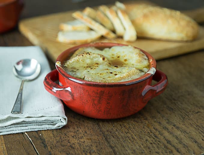 French onion soup and it's history through the ages. | ethnicspoon.com