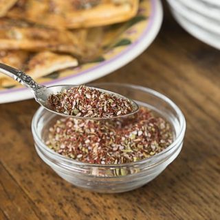 DYI: How to make your own Zatar or Za'atar spice blend. This is a super simple spice mix to make and brings exotic flavors to your hummus or dipping sauce. |ethnicspoon.com