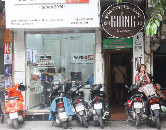 where to find egg coffee in Hanoi 