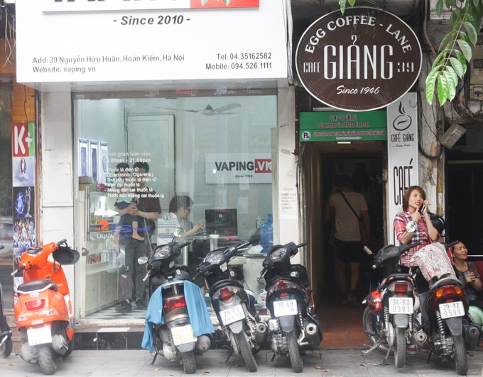 where to find egg coffee in Hanoi