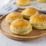 Here is a great Latin American appetizer to make at home. Quick and easy puff pastry filled with spicy beef or pastelitos de carne are fun to make! First cook your ground beef and let it cool. Cut your pastry, fill with beef, brush with egg wash, crimp and bake. So good! | ethnicspoon.com