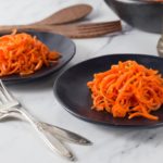 Here is a very healthy salad with a lemon olive oil dressing and the exotic flavors of Moroccan spice and mint. This Moroccan carrot salad is a very easy dish to prepare. | ethnicspoon.com
