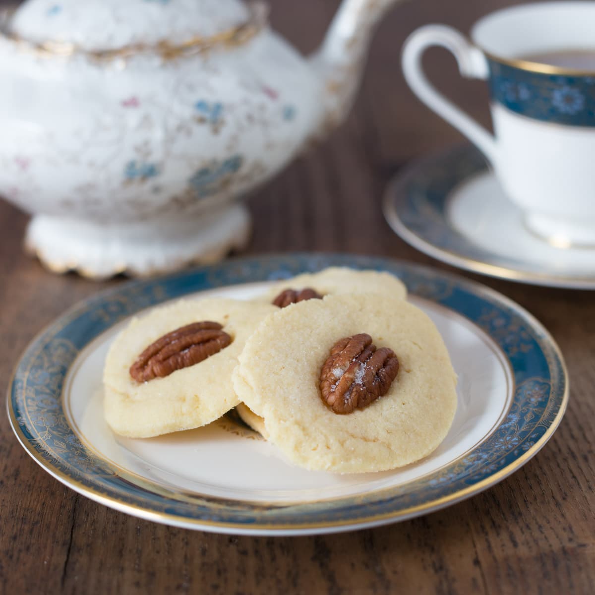 https://ethnicspoon.com/wp-content/uploads/2019/02/irish-butter-cookies-sq.jpg